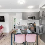 Vibrant 2Br Gateway With Free Parking & 7 Mins To The Falls