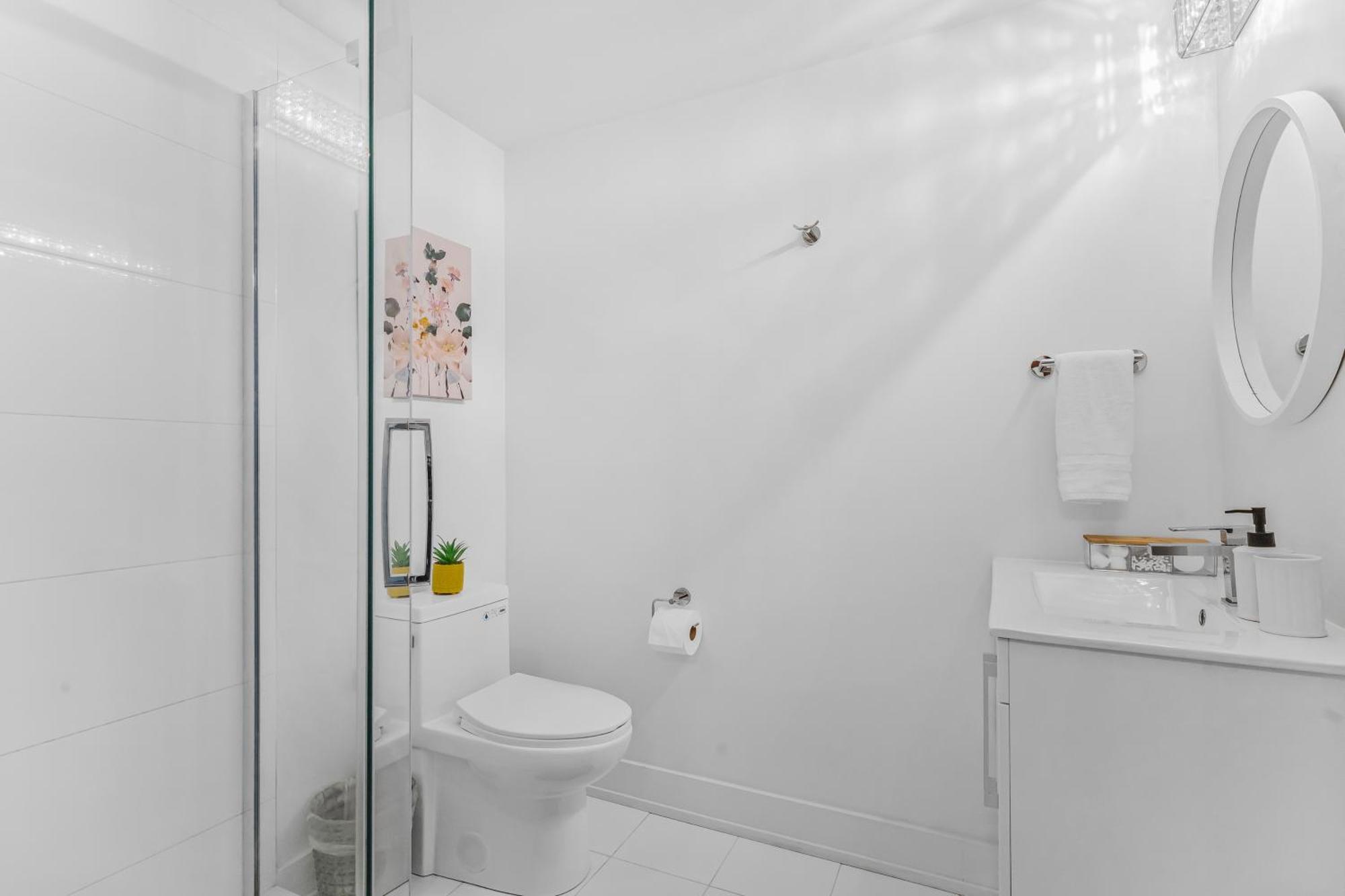 Vibrant 2br Gateway With Free Parking & 7 Mins To The Falls Apartment Niagara Falls