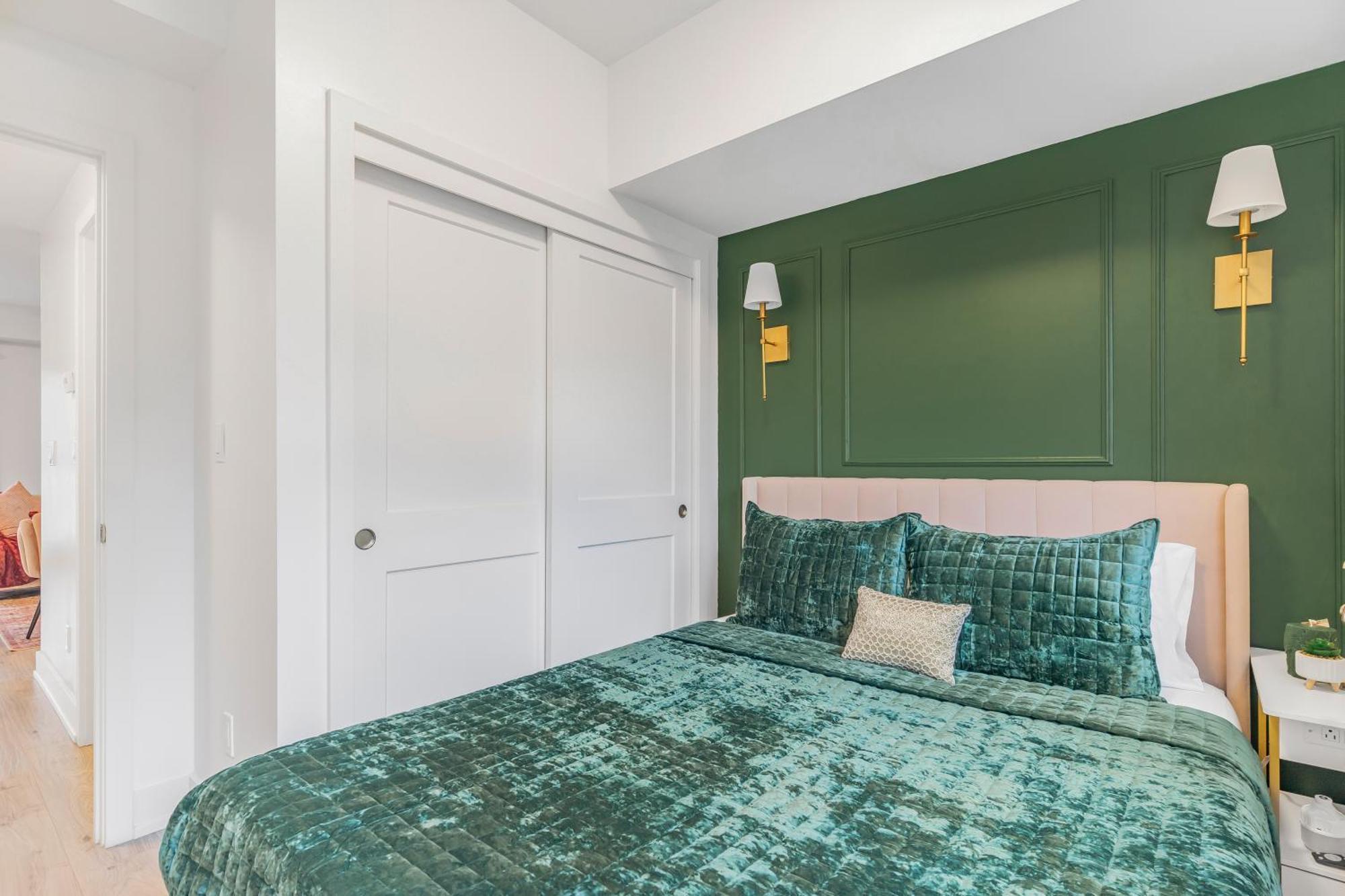 Vibrant 2br Gateway With Free Parking & 7 Mins To The Falls * Niagara Falls