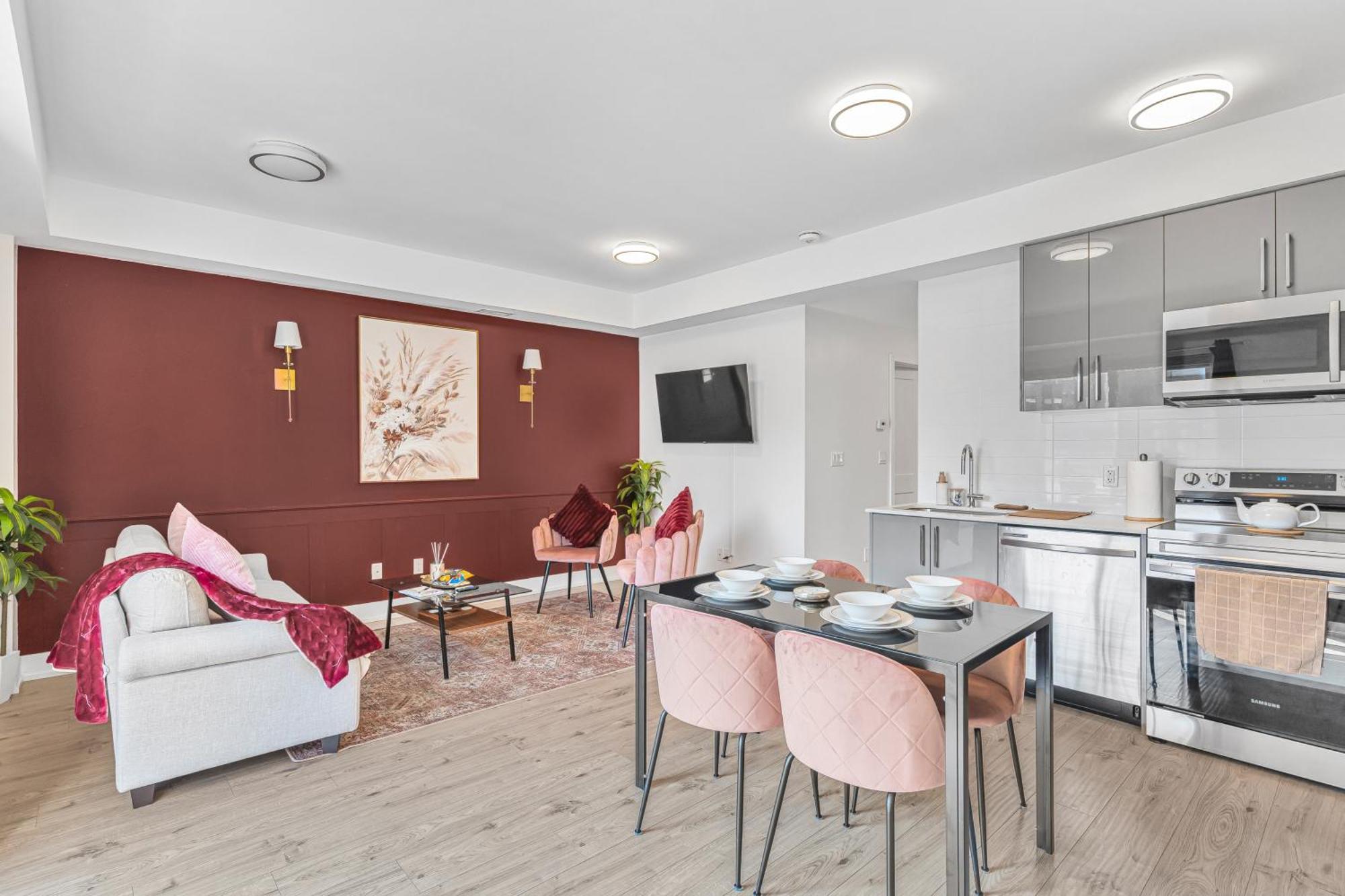 Vibrant 2br Gateway With Free Parking & 7 Mins To The Falls Niagara Falls