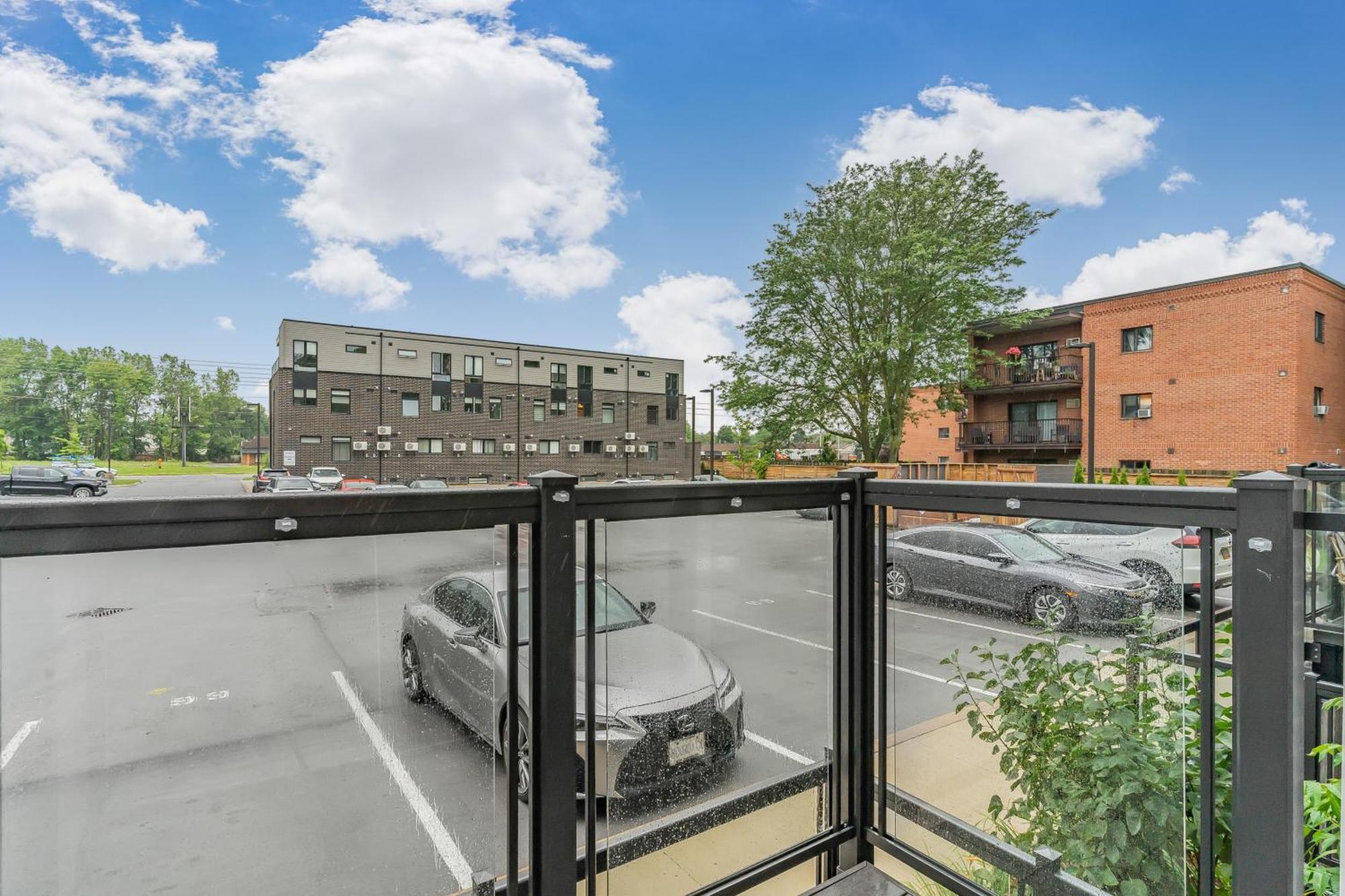 Vibrant 2br Gateway With Free Parking & 7 Mins To The Falls Apartment Niagara Falls